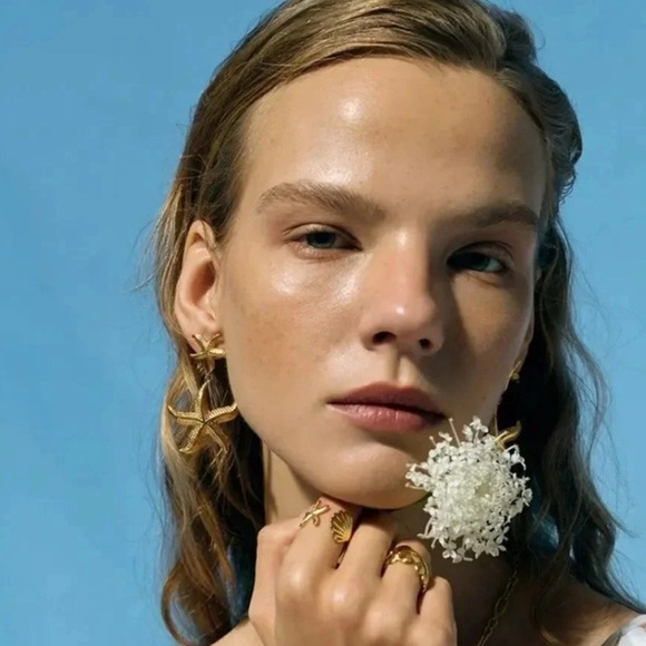 Anthropologie Starfish 18K Gold Stainless Steel Waterproof  Earrings - Picture 10 of 15